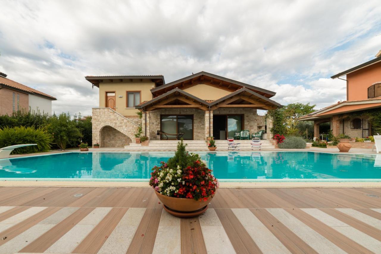 B&B A Casa Di Zia Luisa Venticano ภายนอก รูปภาพ